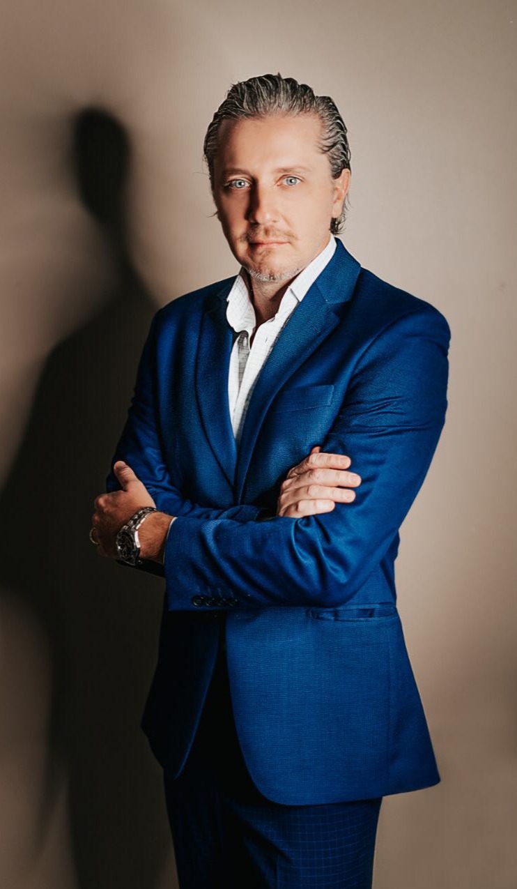 Dr. Tiago José Refosco